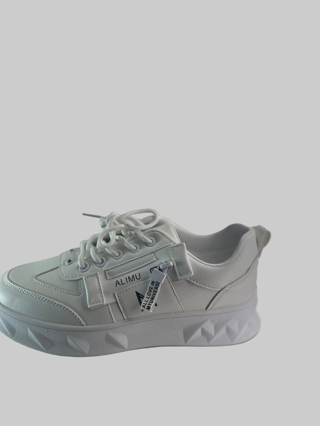 LOVE Sneaker