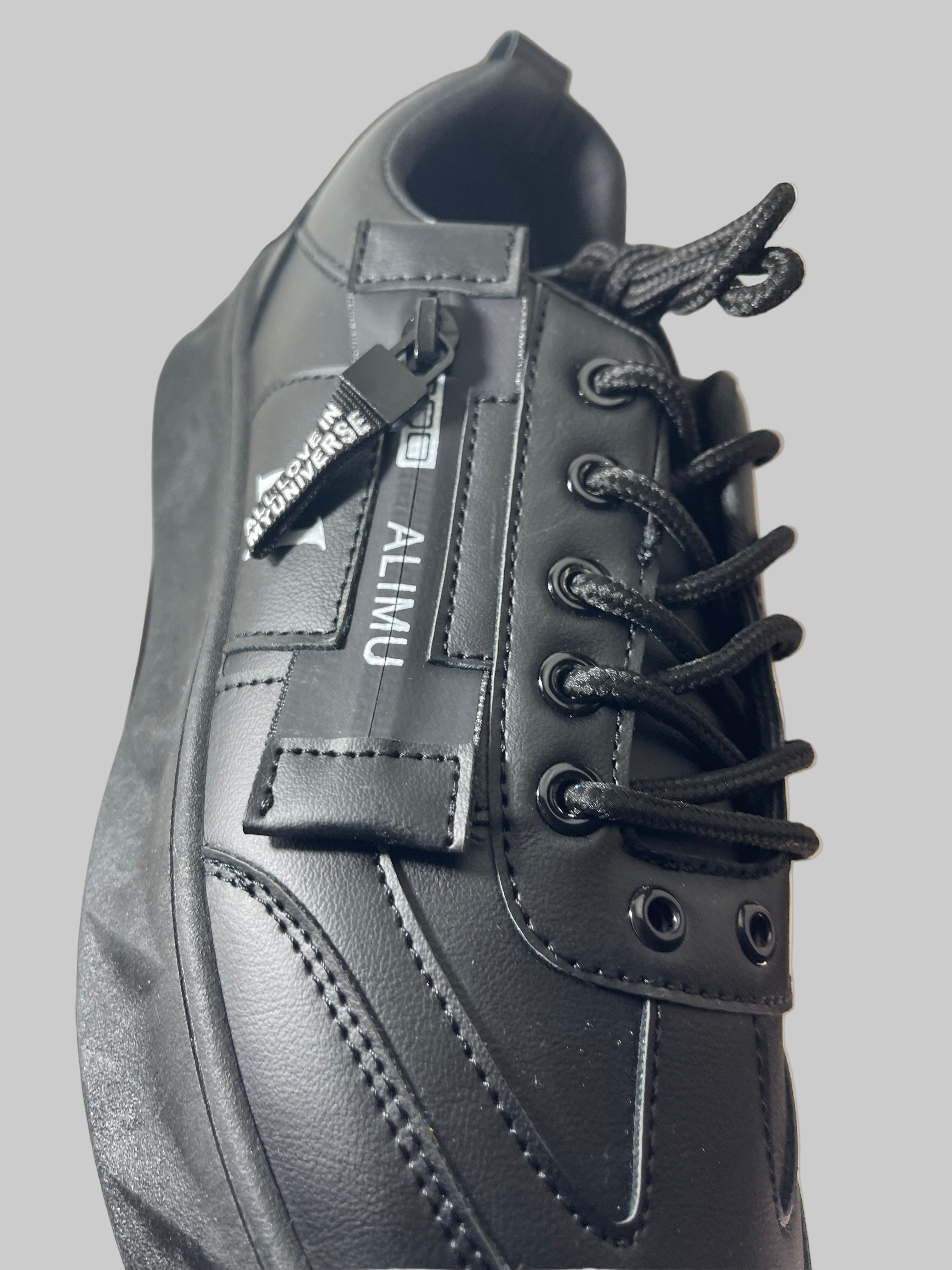 LOVE Sneaker