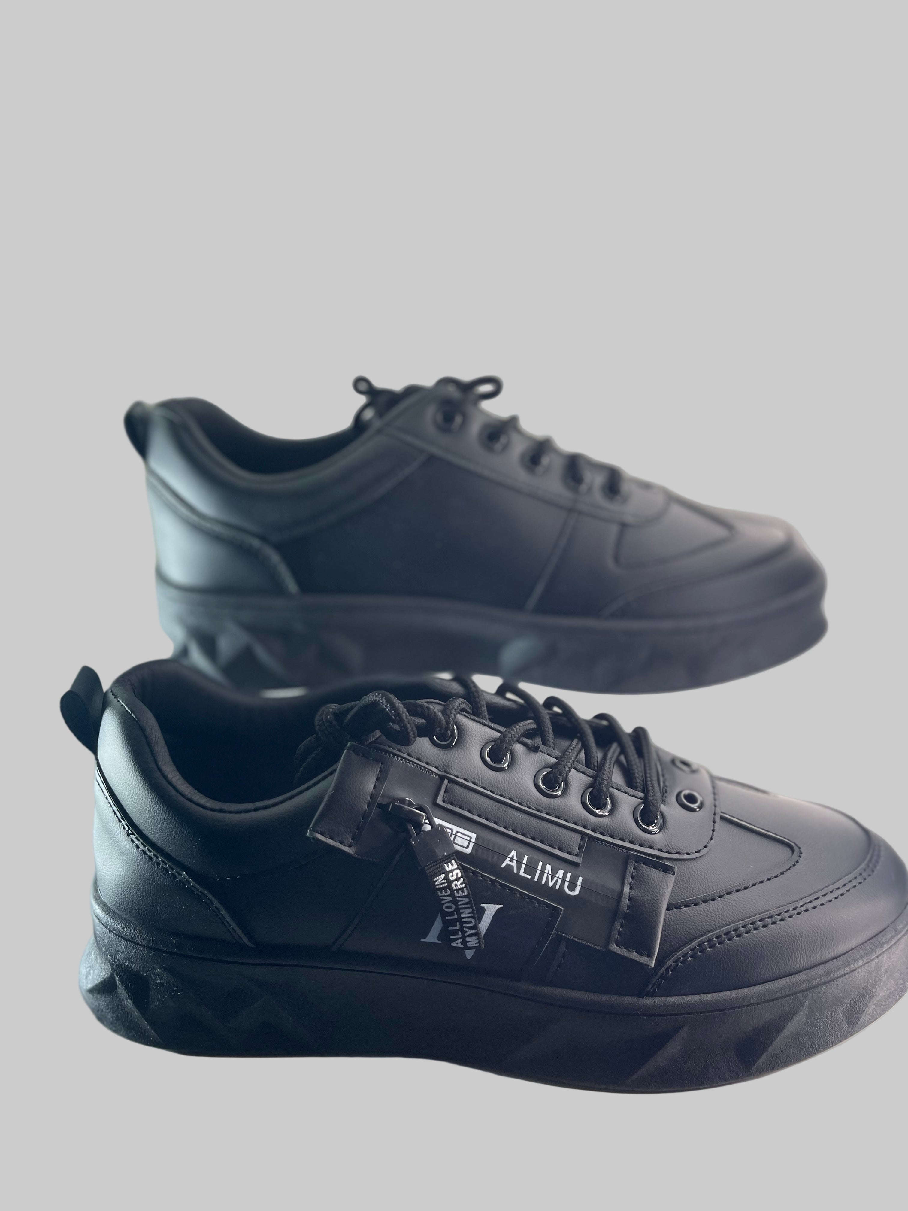 LOVE Sneaker