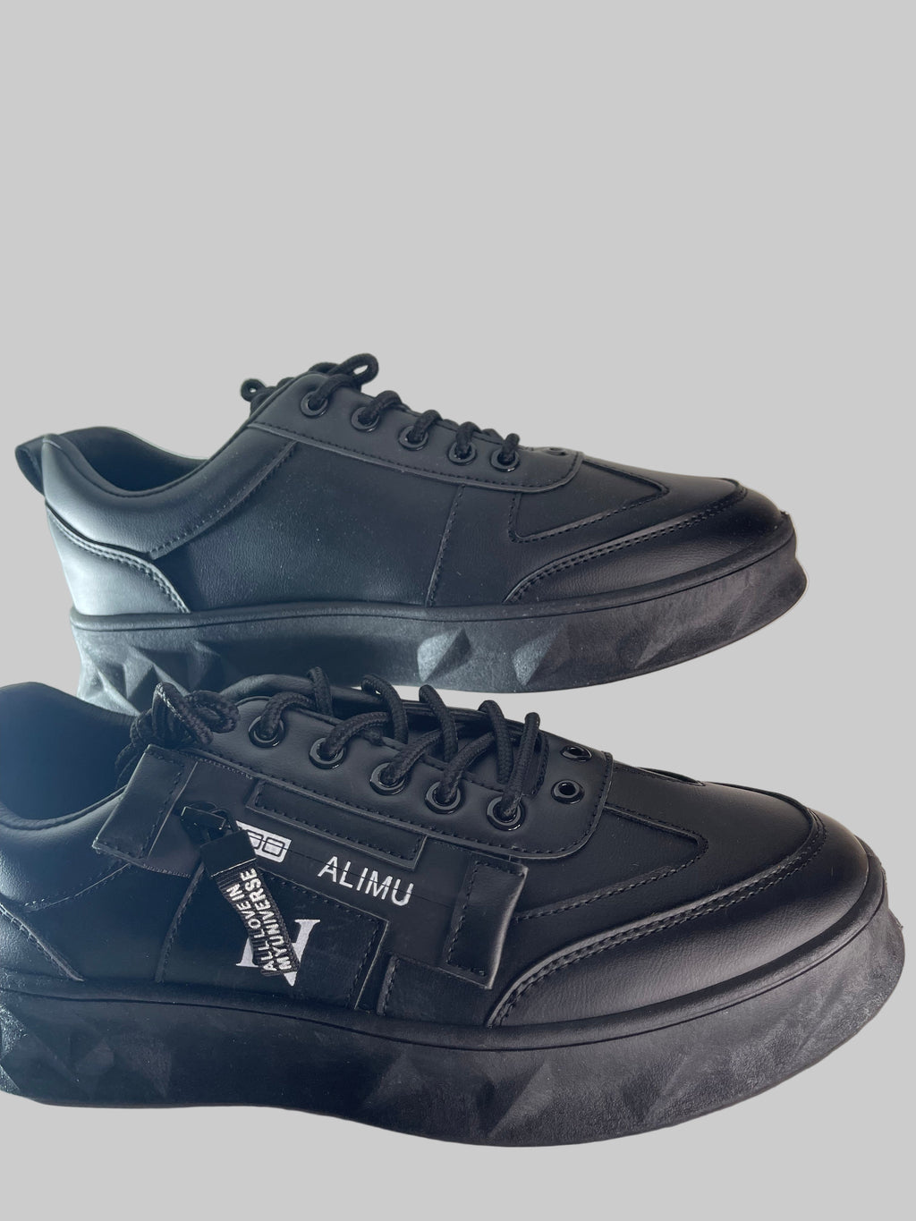 LOVE Sneaker