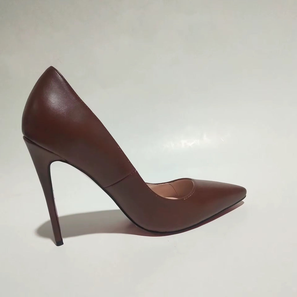 Red buttom pumps